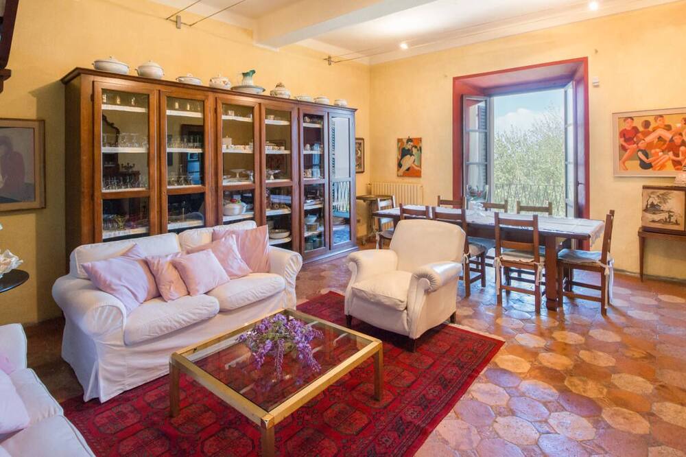 Photo of Livingroom in Massino Visconti
