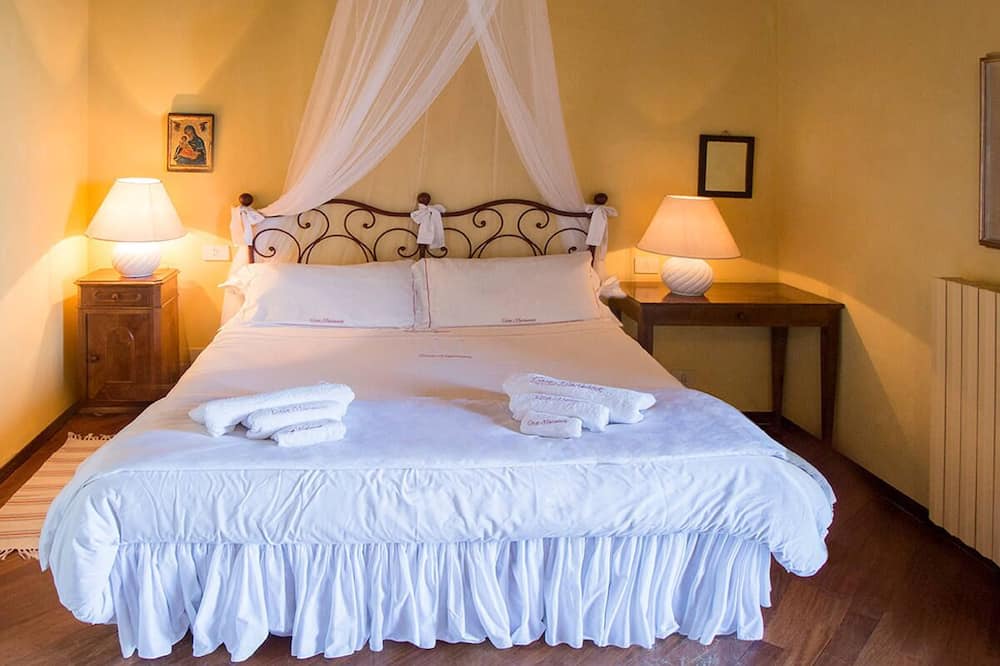 Photo of Bedroom in Massino Visconti