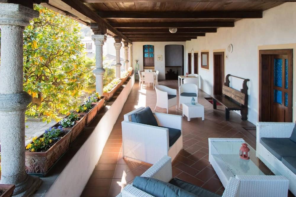 Photo of Patio Balcony in Massino Visconti