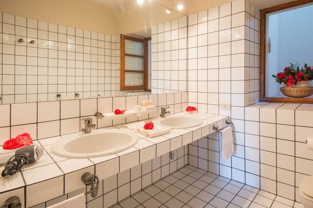 Photo of Bathroom in Massino Visconti