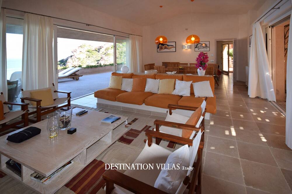 Photo of Livingroom in Costa Paradiso