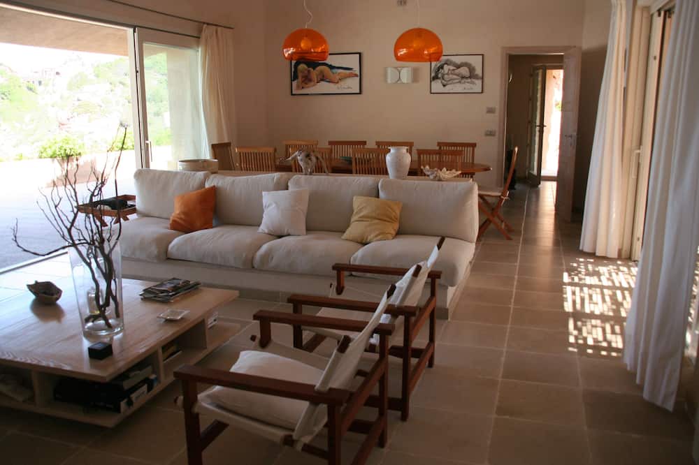 Photo of Livingroom in Costa Paradiso