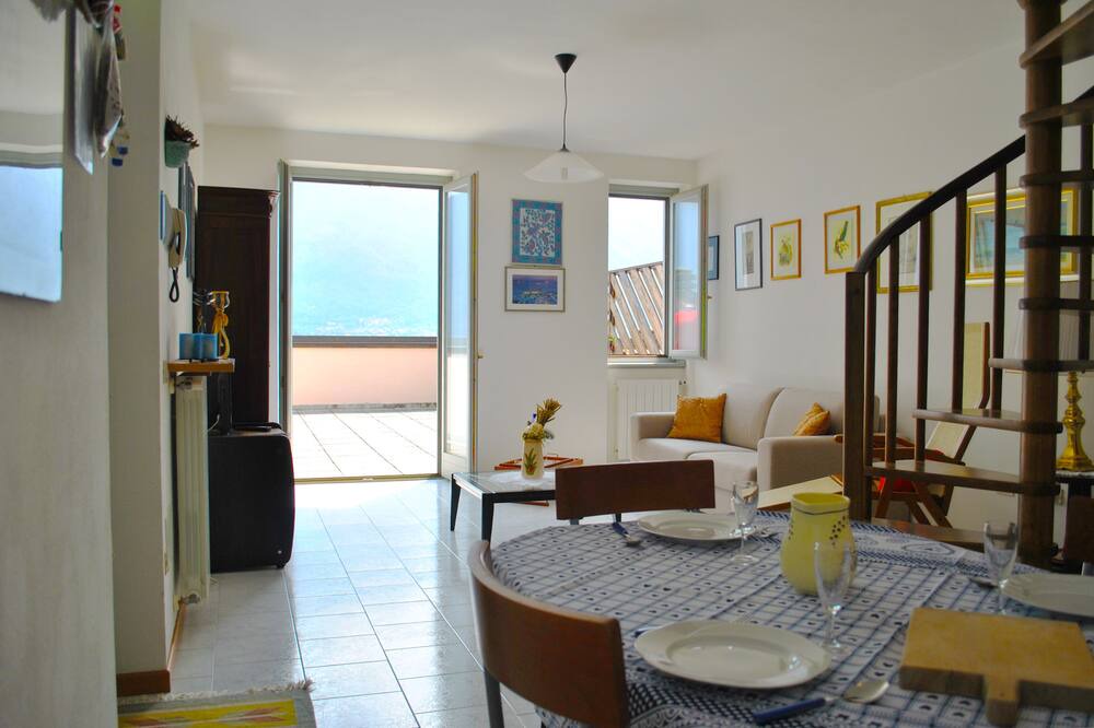 Photo of Livingroom in Sala Comacina
