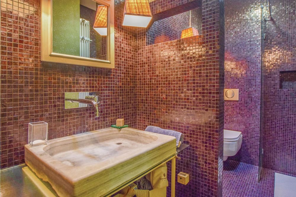 Photo of Bathroom in Pella