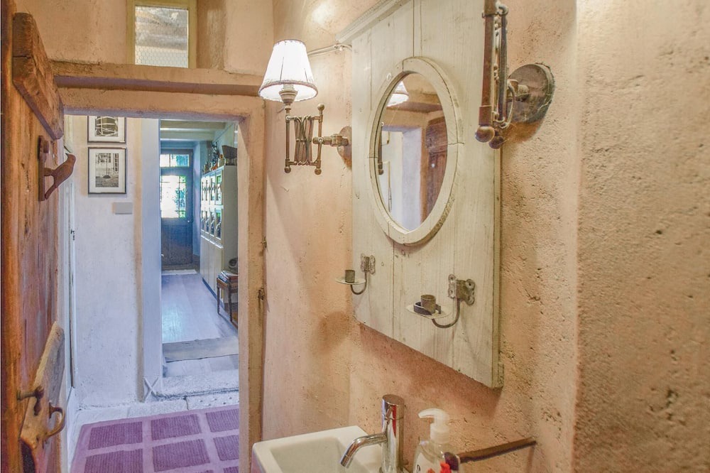 Photo of Bathroom in Pella