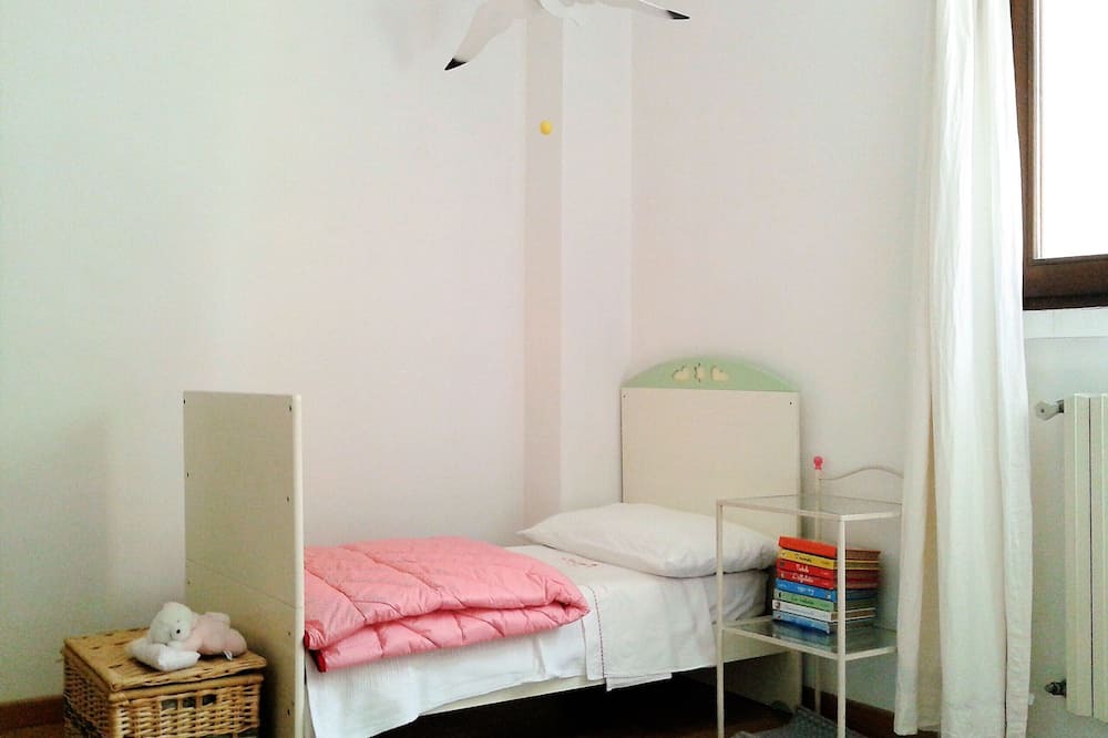 Photo of Bedroom in Desenzano del Garda City Centre