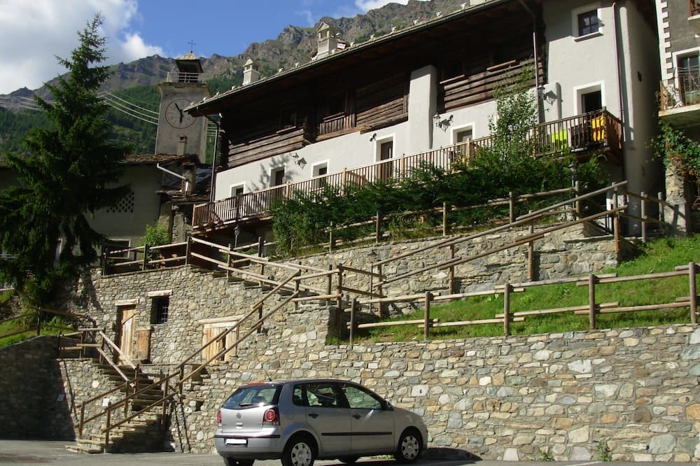 Photo of Others in Epinel