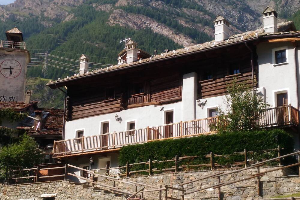 Photo of Outdoor in Epinel