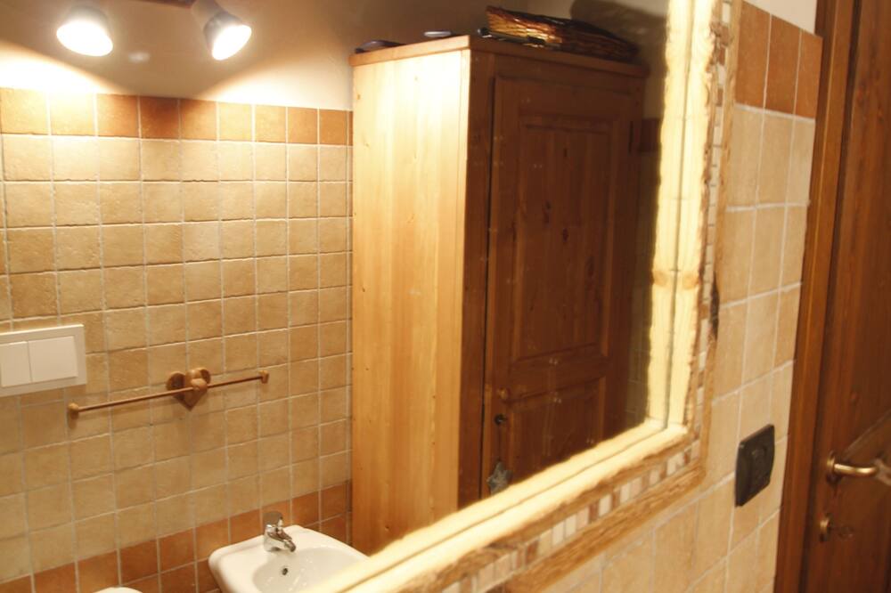 Photo of Bathroom in Epinel