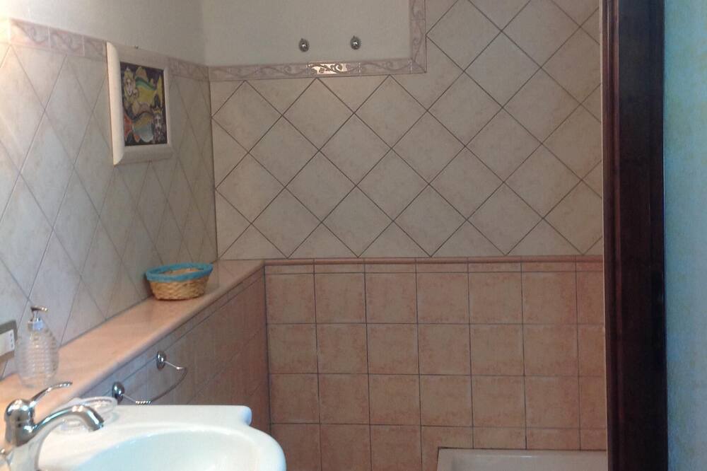 Photo of Bathroom in Torre dei Corsari