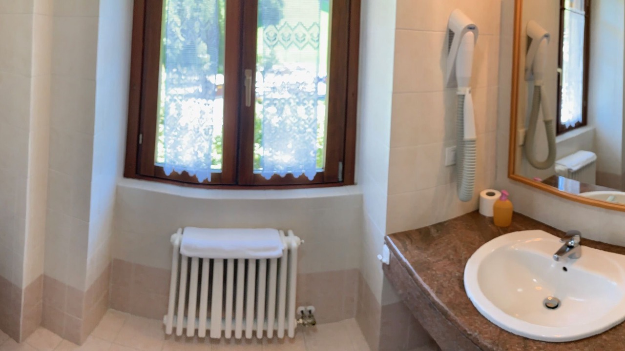 Photo of Bathroom in Antagnod