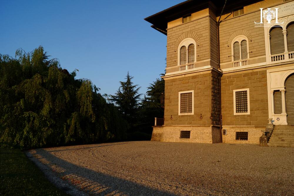 Photo of Outdoor in Cremella