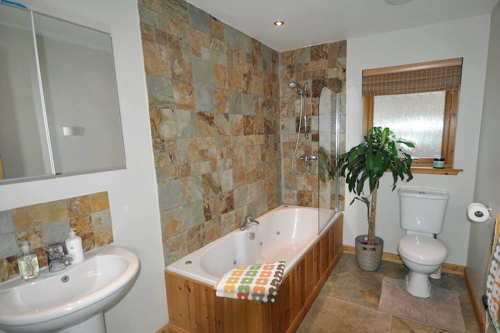 Photo of Bathroom in Islay Island