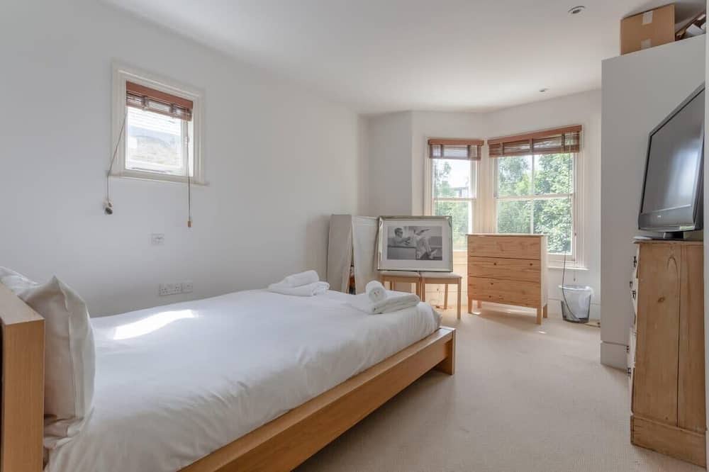 Photo of Bedroom in Southfields