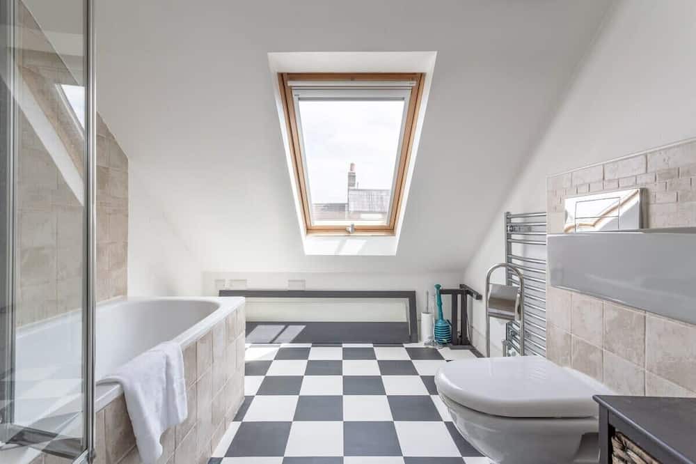 Photo of Bathroom in Southfields