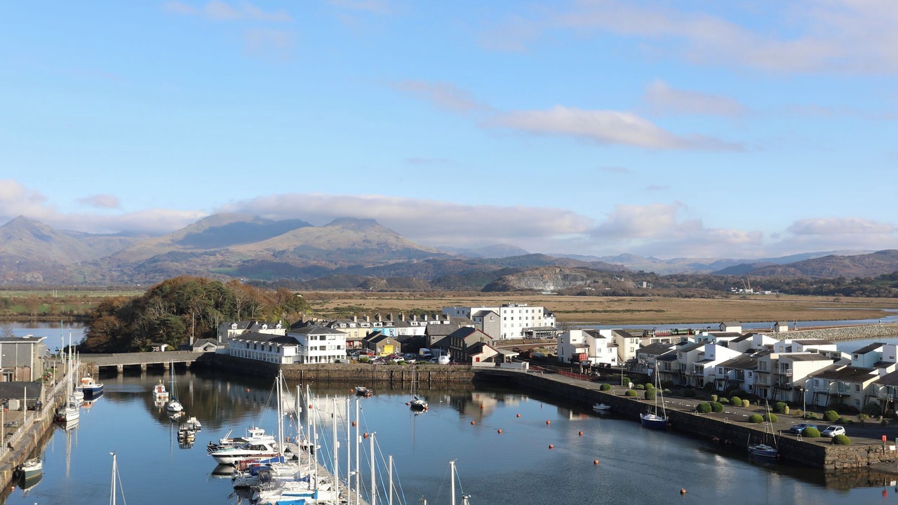 Photo of Others in Borth-y-Gest