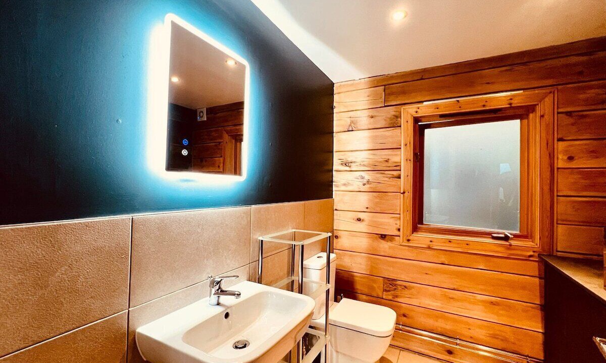 Photo of Bathroom in Foyers