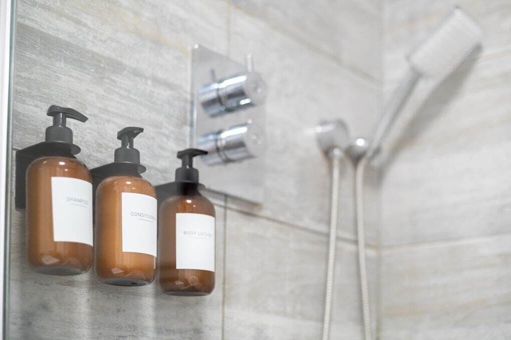 Photo of Bathroom in Island Gardens