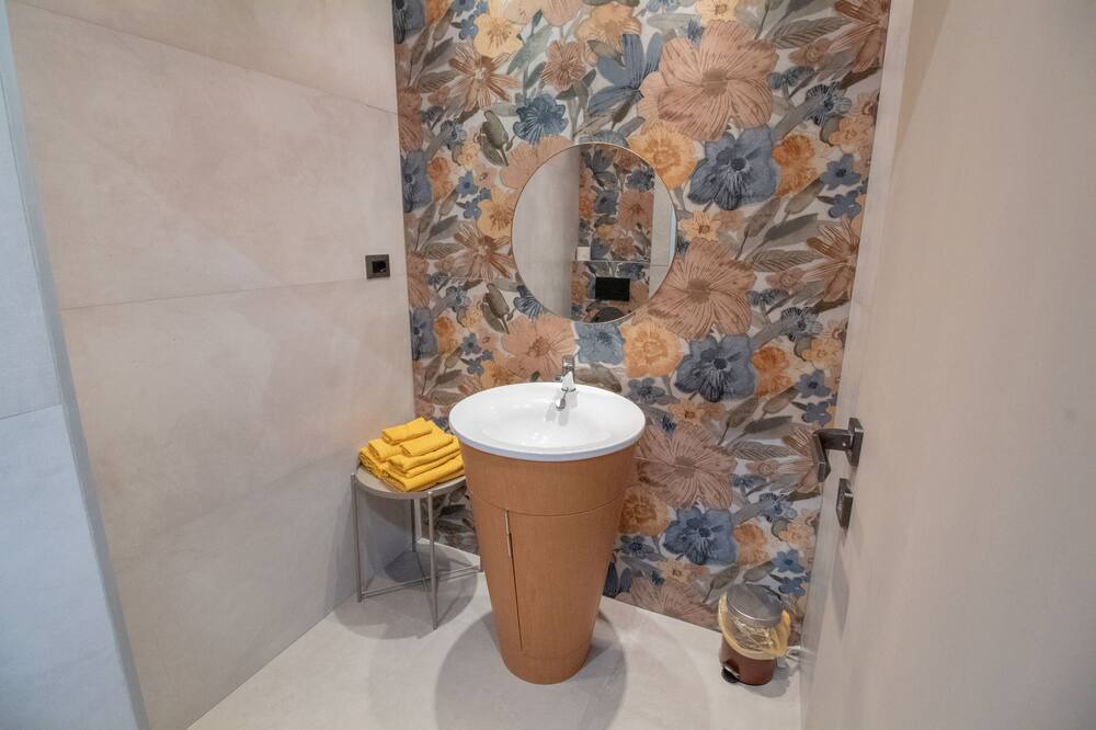 Photo of Bathroom in Historic Centre