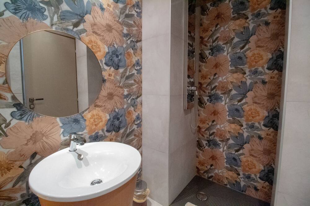 Photo of Bathroom in Historic Centre