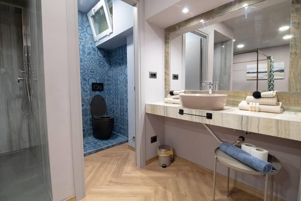 Photo of Bathroom in Historic Centre