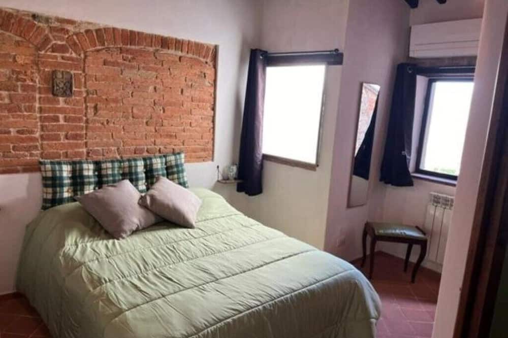 Photo of Bedroom in Castelnuovo dei Sabbioni