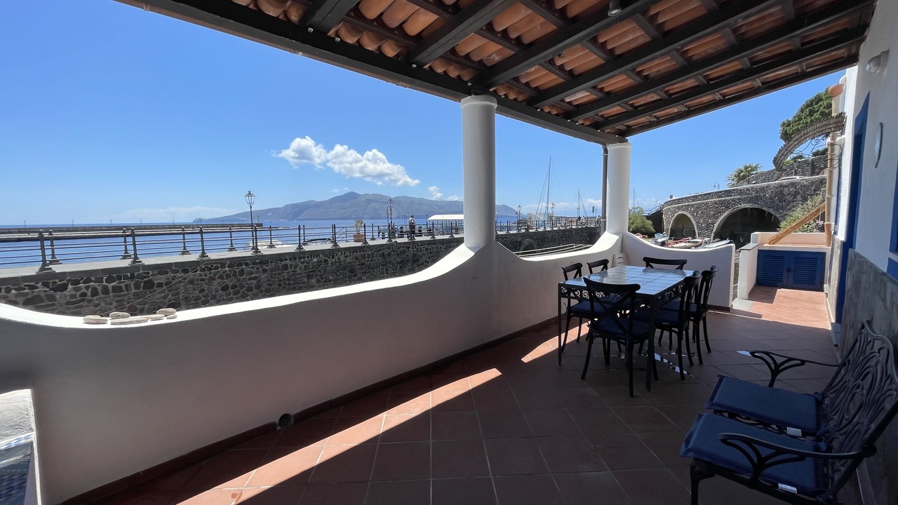 Photo of Patio Balcony in Santa Marina Salina