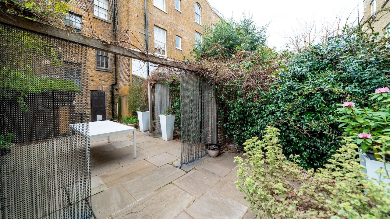 Photo of Outdoor in Kennington