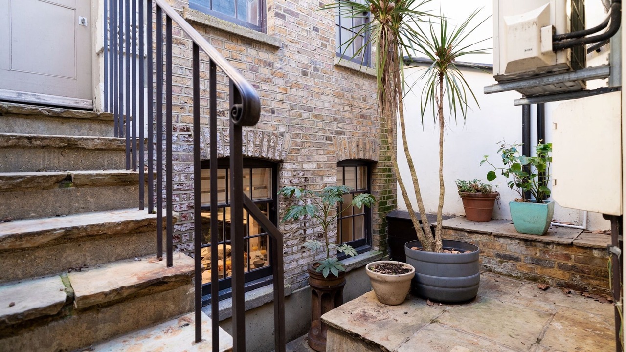 Photo of Outdoor in Kennington