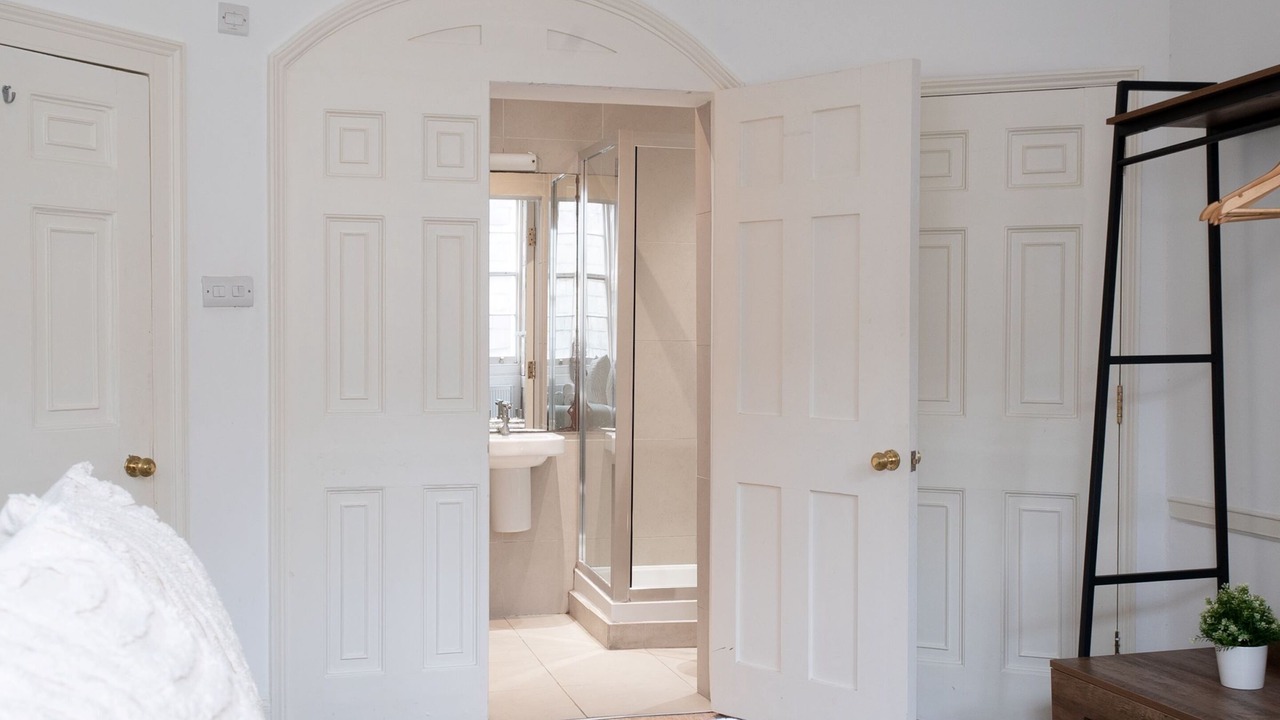 Photo of Bathroom in Kennington