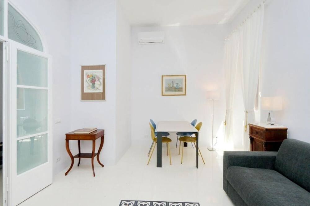 Photo of Livingroom in Esquilino