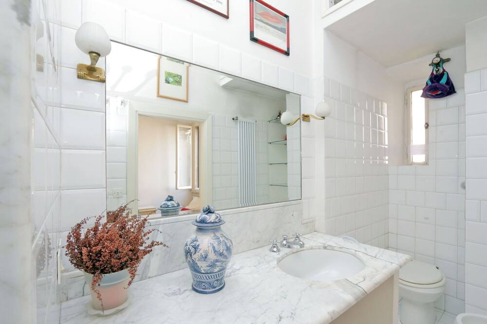 Photo of Bathroom in Quartiere III Pinciano