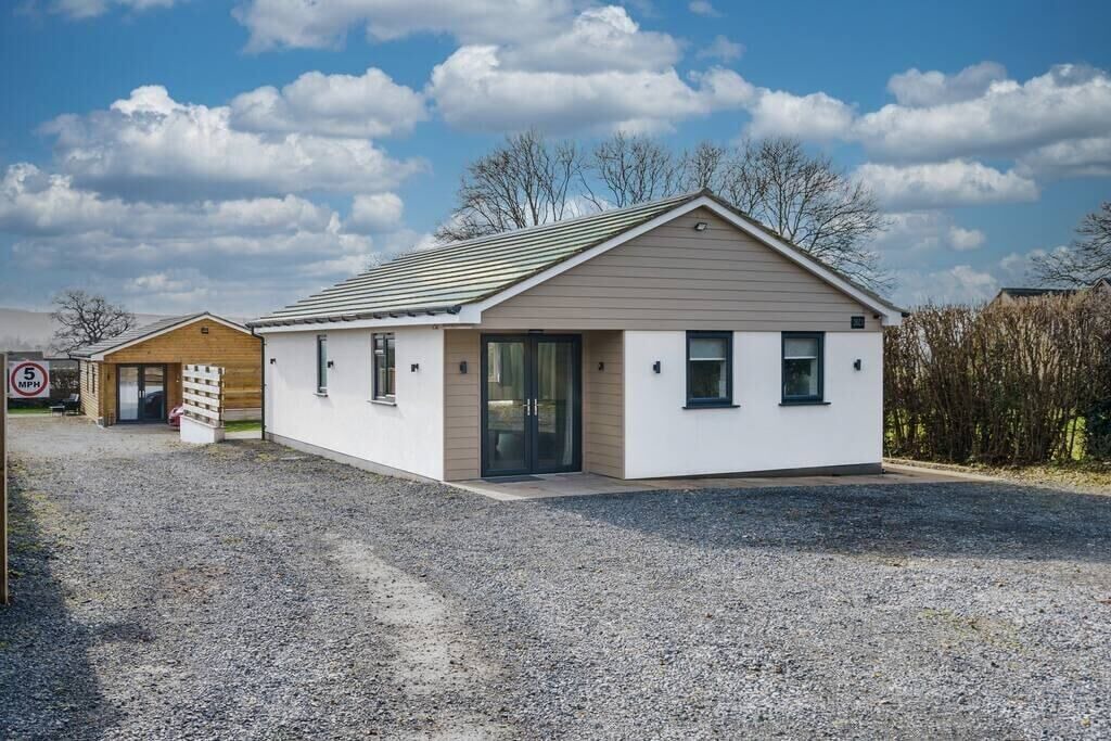 Photo of Outdoor in Cleeve