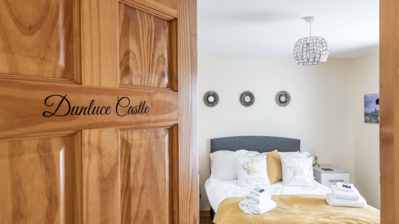 Photo of Bedroom in Armoy