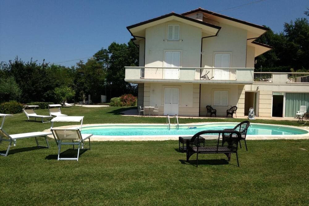 Photo of Outdoor in Montelabbate