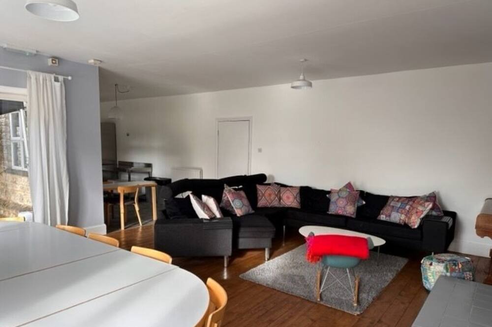 Photo of Livingroom in Brackley