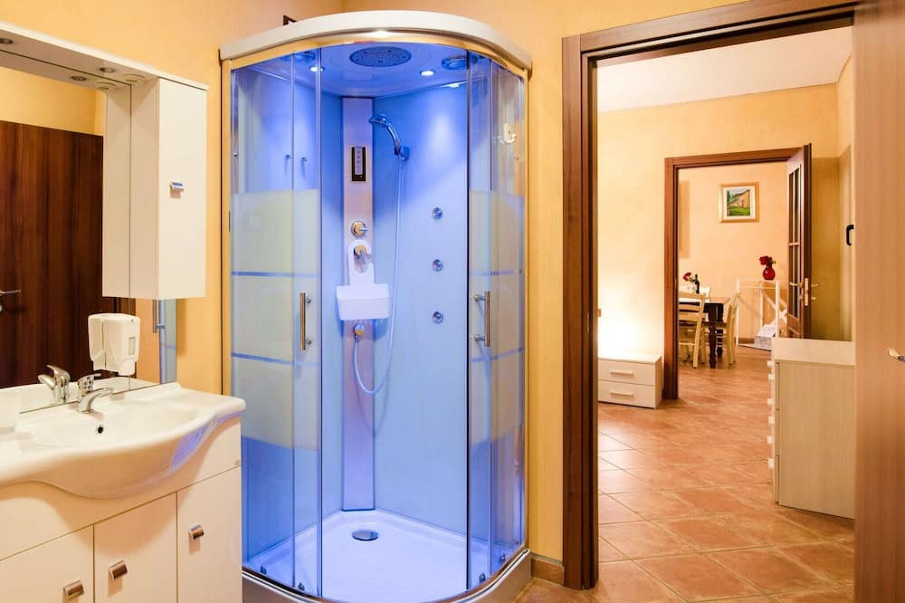 Photo of Bathroom in Marone