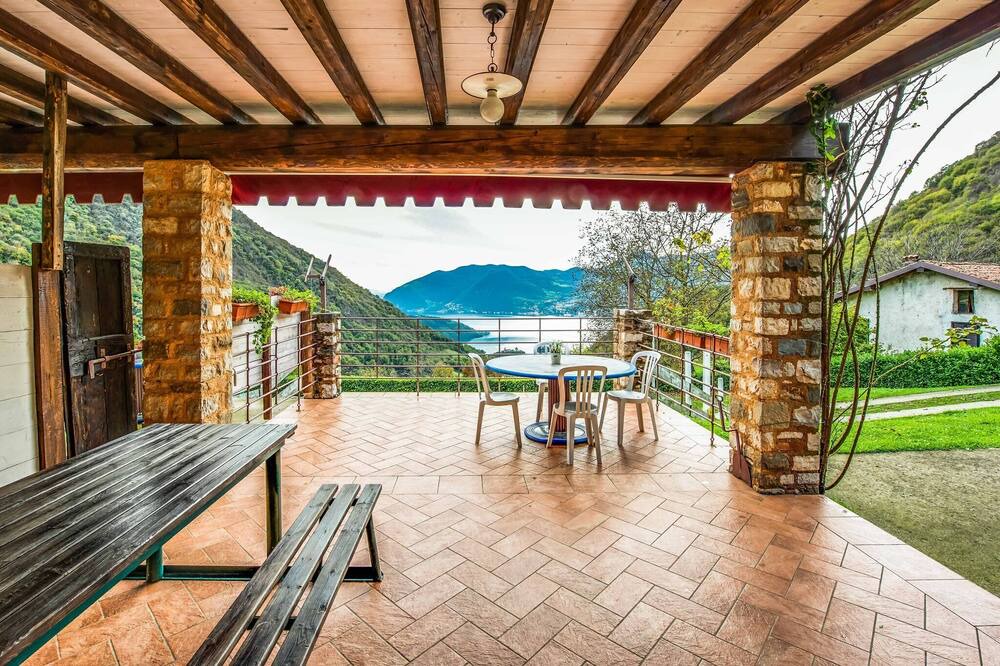 Photo of Patio Balcony in Marone