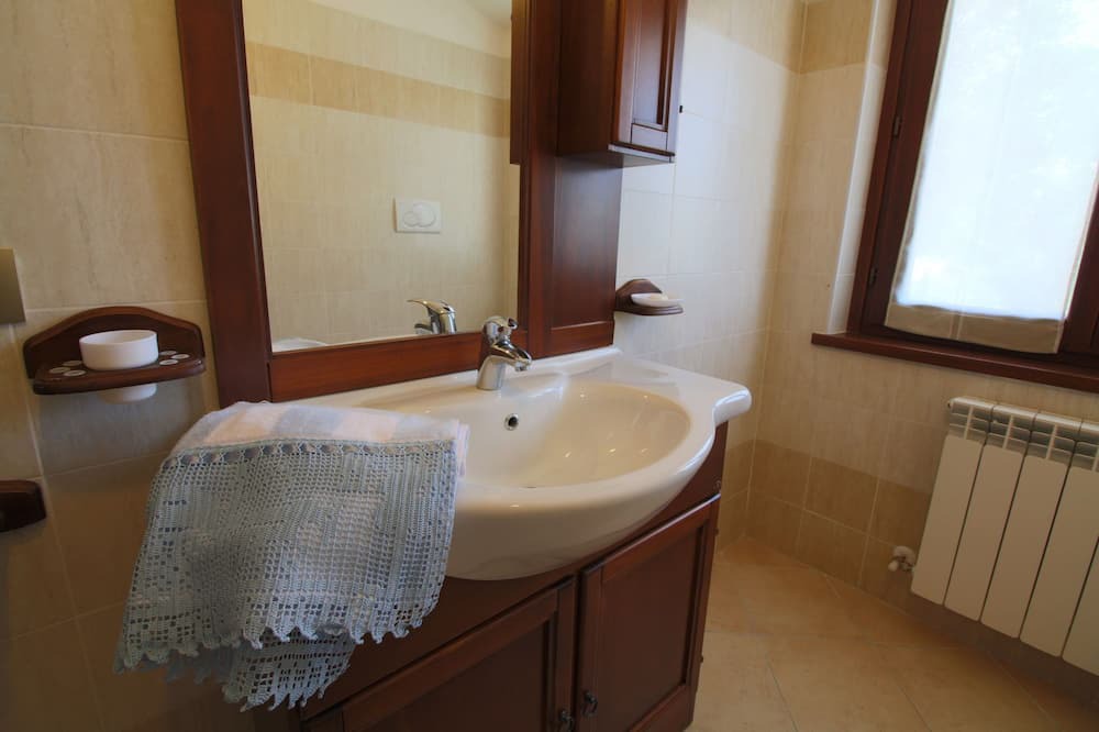 Photo of Bathroom in Acqualagna