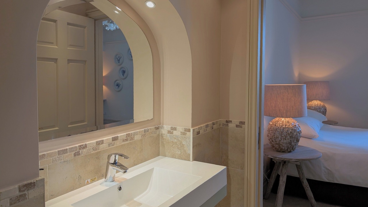 Photo of Bathroom in Crynant