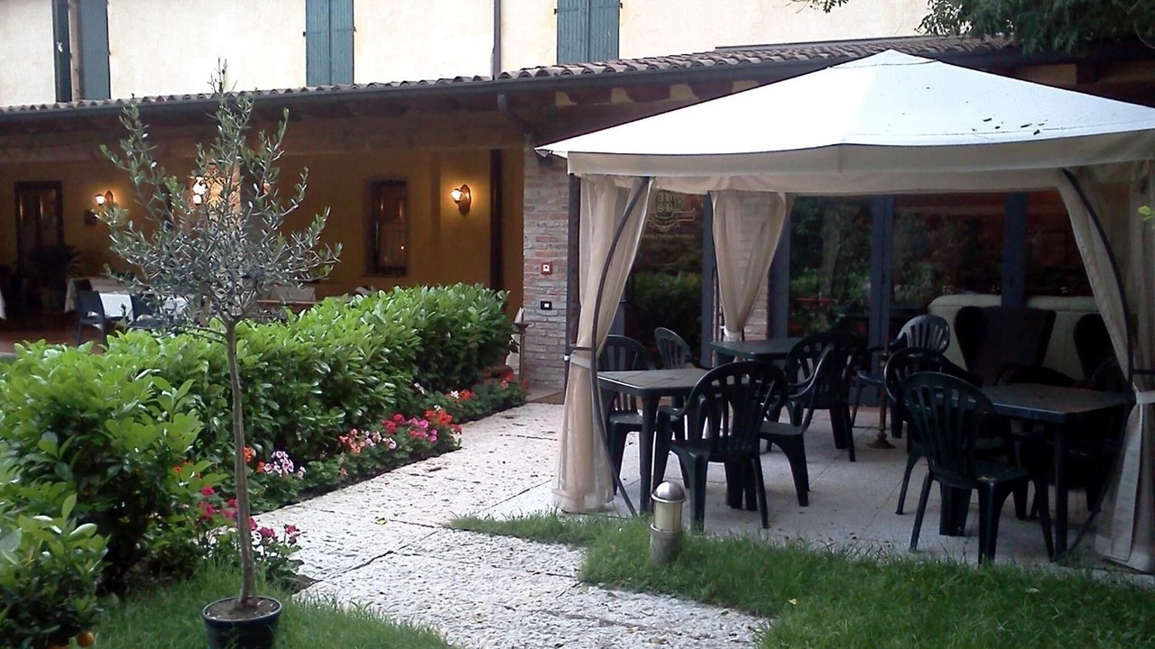 Photo of Patio Balcony in Crema