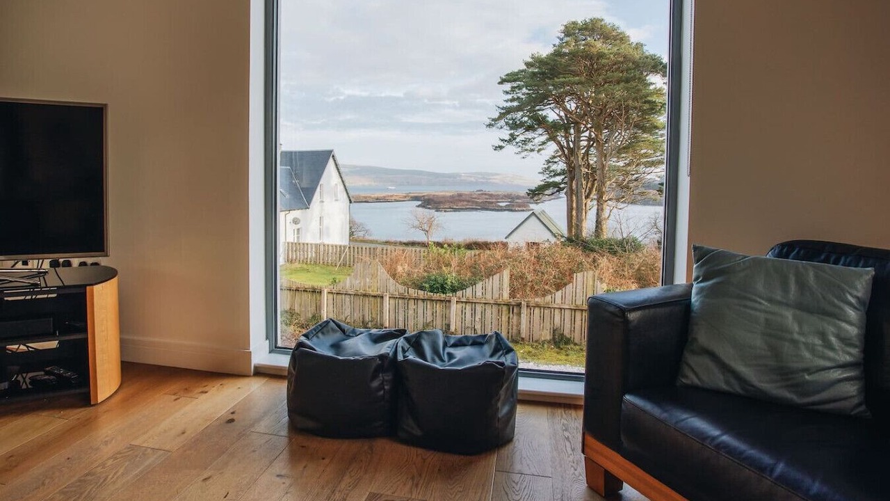 Photo of Livingroom in Tobermory