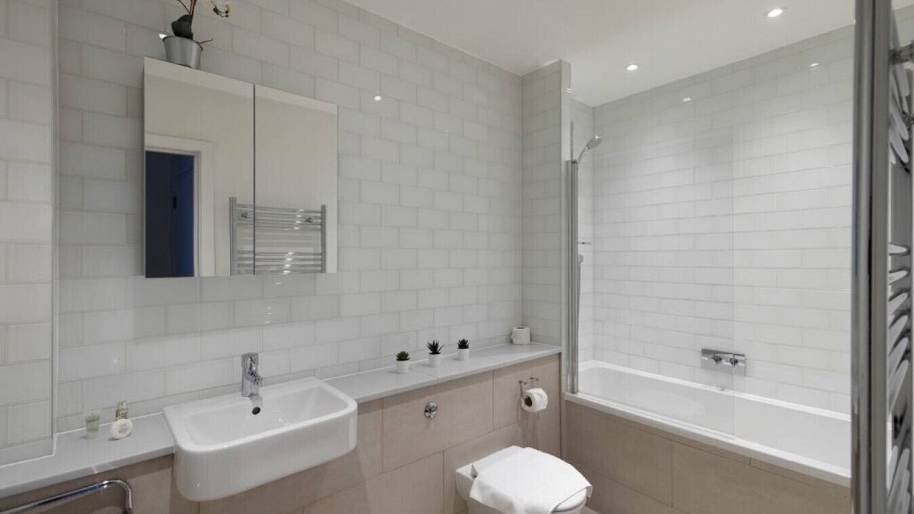 Photo of Bathroom in Chinatown