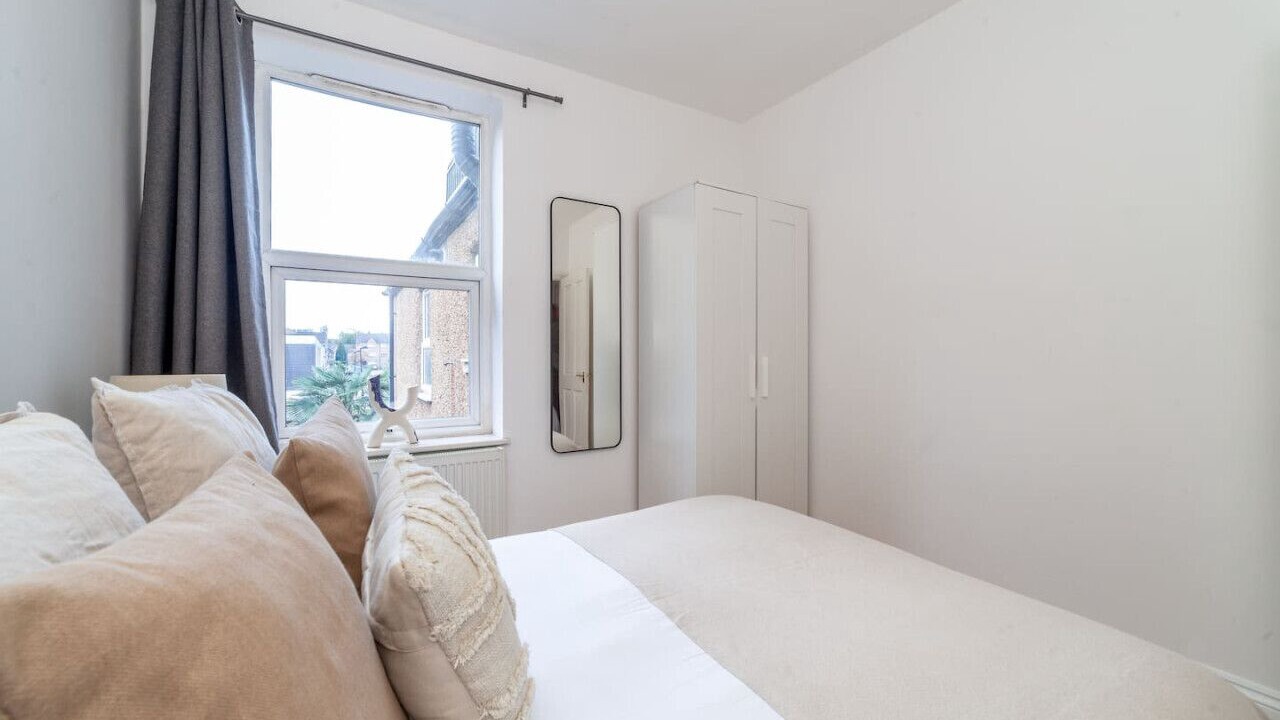 Photo of Bedroom in Duckett's Green