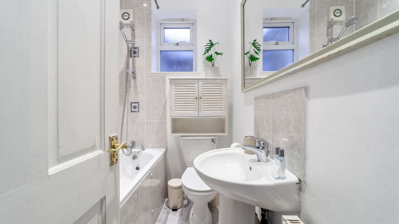 Photo of Bathroom in Duckett's Green