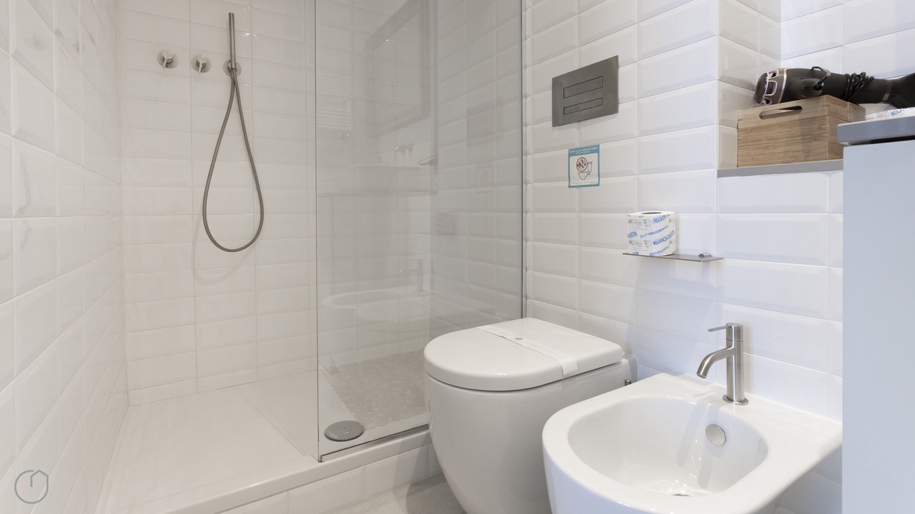 Photo of Bathroom in Magenta