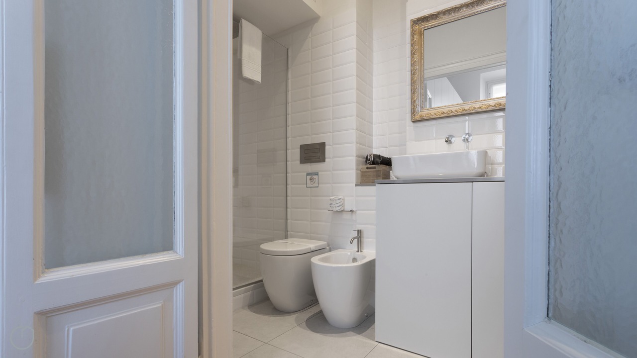 Photo of Bathroom in Magenta