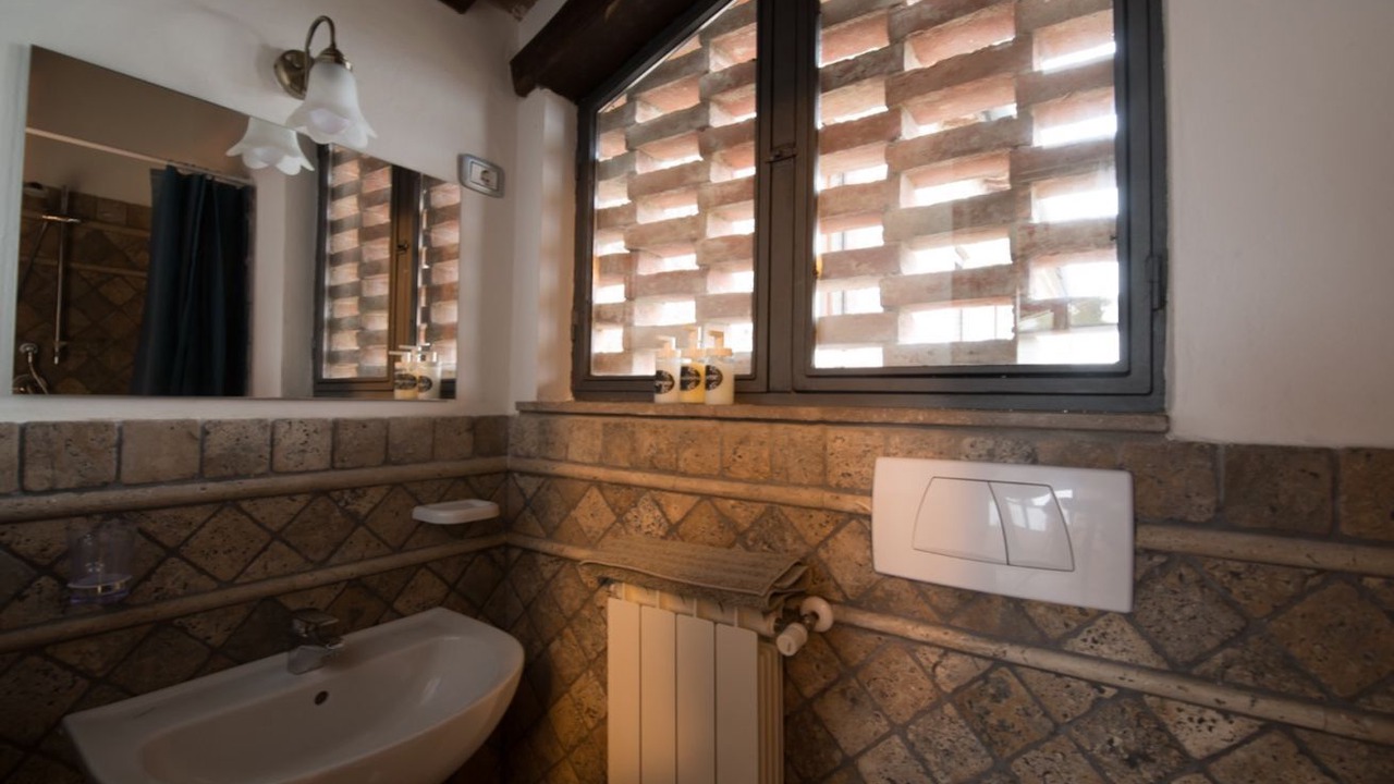 Photo of Bathroom in Torre A Castello