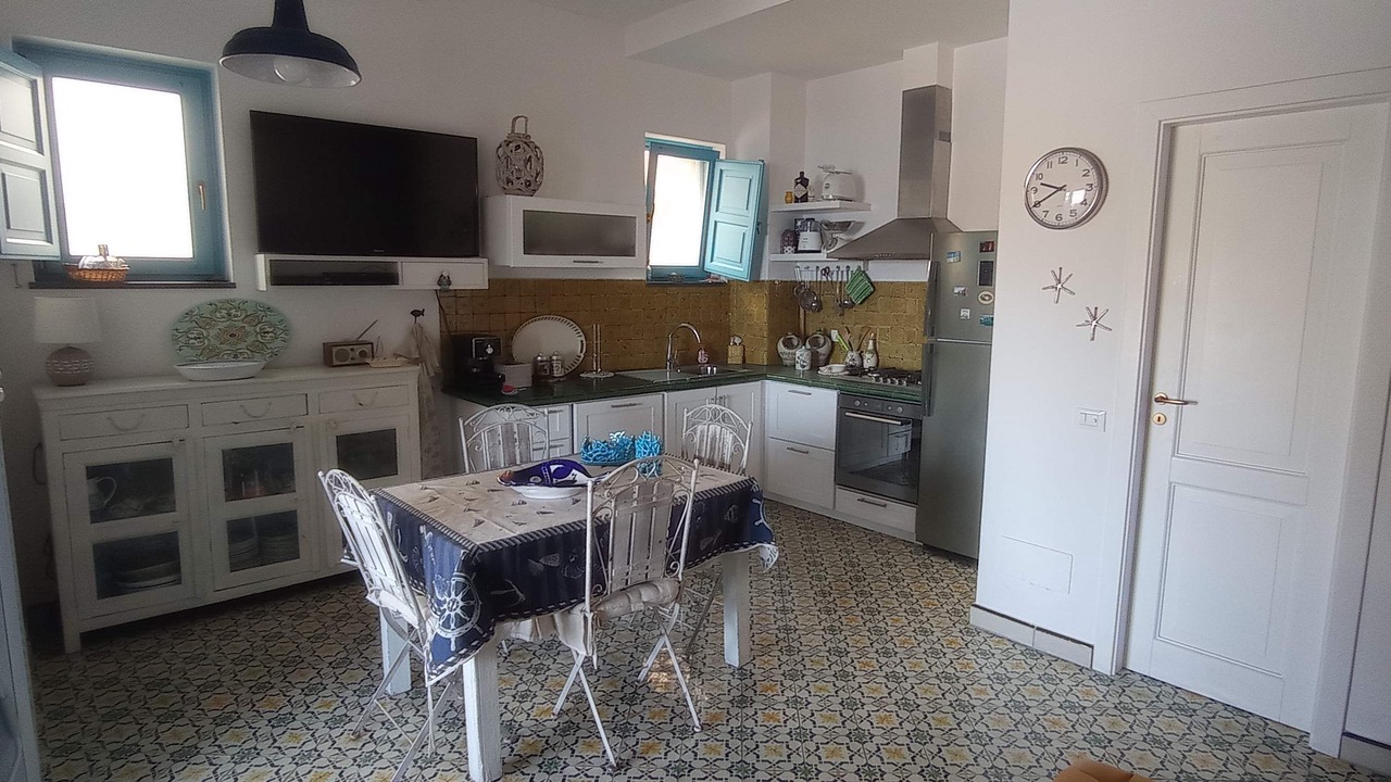 Photo of Kitchen in Lingua
