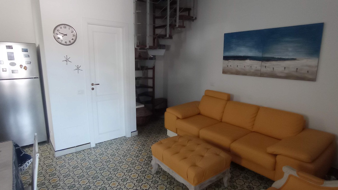 Photo of Livingroom in Lingua
